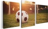 Artaza Canvas Schilderij Drieluik Voetbal Met Goal Tijdens Zonsondergang - 120x60 - Foto Op Canvas - Canvas Print