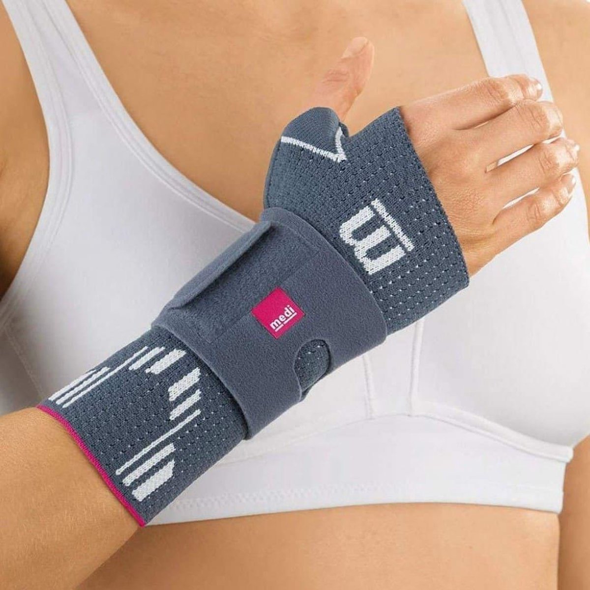 Medi Manumed Active Polsbrace - Zilver - Rechts - Maat 1