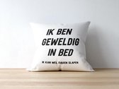 Sierkussen - Halloween Kussen Met Tekst: Ik Ben Geweldig In Bed (ik Kan Wel Dagen Slapen) | Halloween Decoratie | Grappige Cadeaus | Geschenk | Sierkussen