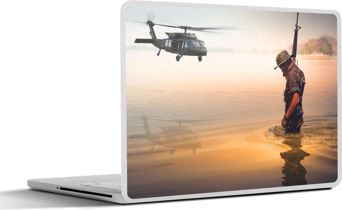 Afbeelding van product SleevesAndCases  Laptop sticker - 12.3 inch - Krijger in het water