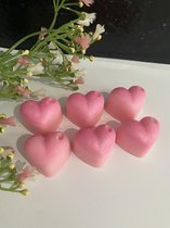 Wax (geur) melts Aardbei & Munt , handmade, in leuke roze hartjes vorm, de wax is plantaardig, natuurlijk en biologisch afbreekbaar, koosjer en niet op dieren getest!!