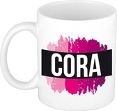 Cora  naam cadeau mok / beker met roze verfstrepen - Cadeau collega/ moederdag/ verjaardag of als persoonlijke mok werknemers