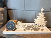 Kerstpakket dienblad wit -  zilveren kerstzeepjes (geur) - houten kerstboompje met tekst (sierlijk+ster) de liefste mensen verdienen de beste wensen - Zeepje in doosje met opdruk HOHOHO