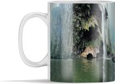 Mok - Boot drijft in een kloof in het Nationaal park Cañón del Sumidero in Mexico - 350 ml - Beker