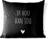 Buitenkussen Weerbestendig - Nederlandse Quote: 'Ik hou van jou' met wit hartje op zwarte achtergrond - 50x50 cm