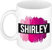 Shirley  naam cadeau mok / beker met roze verfstrepen - Cadeau collega/ moederdag/ verjaardag of als persoonlijke mok werknemers