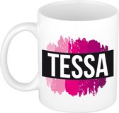 Tessa  naam cadeau mok / beker met roze verfstrepen - Cadeau collega/ moederdag/ verjaardag of als persoonlijke mok werknemers