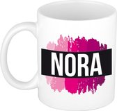 Nora  naam cadeau mok / beker met roze verfstrepen - Cadeau collega/ moederdag/ verjaardag of als persoonlijke mok werknemers