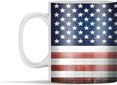 Mok - Illustratie van de Amerikaanse vlag met binaire codes - 350 ml - Beker