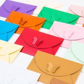 35 Stuks - Gekleurde Kraftpapier Enveloppen met Vlinder Gesp - 7 Kleuren - Voor Unieke en Hartverwarmende Boodschappen -10,5 x 7 cm - Set van 35