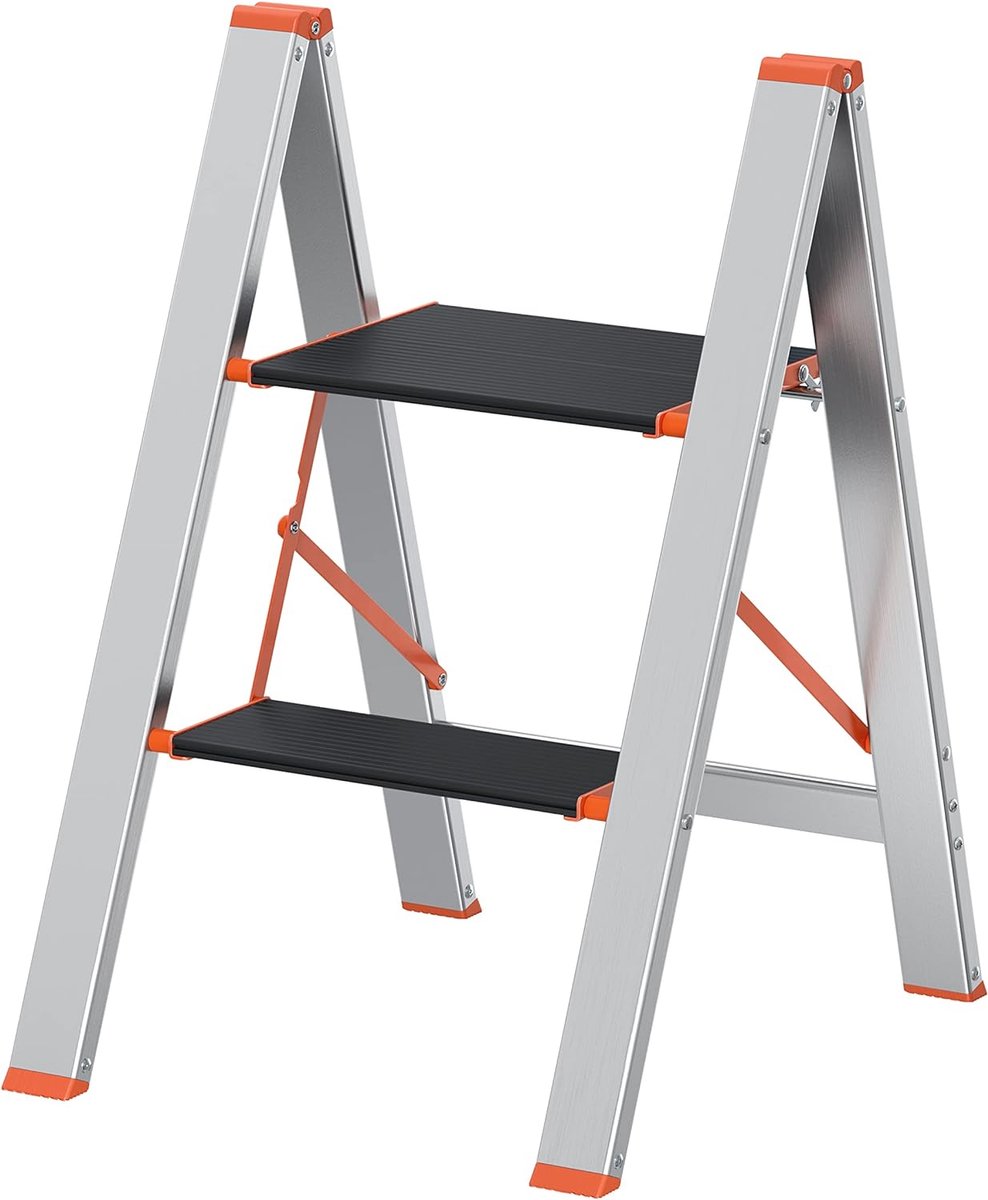 SONGMICS Ladder 2 treden, trapladder, opvouwbaar, aluminiumlegering, antislip, belastbaar tot 150 kg, opvouwbare trede, trapladder, kleine ladder, zilver