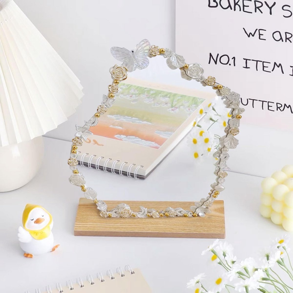 Goedkoopste Acryl make-upspiegel, frameloze decoratieve onregelmatige spiegel, kleine make-upspiegel met houten sokkel, cosmetica, tafelspiegel met doe-het-zelf accessoires voor slaapkamer, badkamer ..