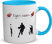 Akyol - basketbal mok met eigen naam - koffiemok - theemok - blauw - Basketbal - jongens en meisjes - cadeau - verjaardag - geschenk - gepersonaliseerde mok - jongens en meisjes - 350 ML inhoud
