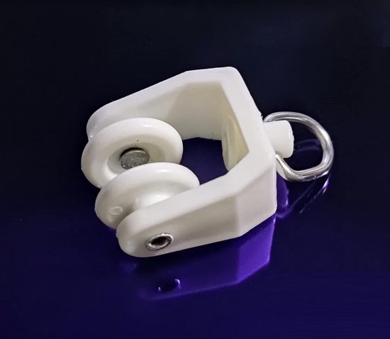 Varietà di forme a pieghe supportate da tracce e accessori per tende telescopich