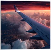 Dibond - Hoogvliegend Vliegtuig boven de Wolken - 50x50 cm Foto op Aluminium (Met Ophangsysteem)