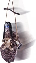 Totally Halloween | Zombie Meisje op Schommel | Animatronic | Beweging + LED + Geluid | 145 cm