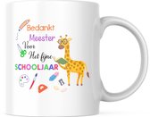 Bedankt Meester Mok met tekst: bedankt meester voor het fijne schooljaar (giraf) | Einde schooljaar cadeau | Juf Cadeau | Leerkracht Cadeau | Grappige mok | Koffiemok | Koffiebeker | Theemok | Theebeker