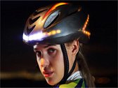 Smart Helm / fietshelm met verlichting en richtingaanwijzers, extra veilig voorlicht, achterlicht en knipperlichten om richting aan te geven