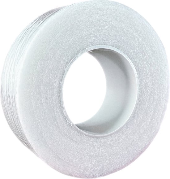 Rol met witte, vlieseline zoomband.