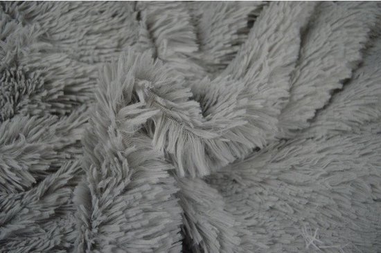 30 mètres de tissu fourrure - Poil long - Gris argenté - Tissu peluche op rol