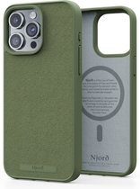 Njord Collections Suede Comfort+ Telefoonhoesje - Geschikt voor iPhone 15 Pro Max - Gereycled / Duurzaam materiaal - 2M valbescherming - Mag compatibel – Groen