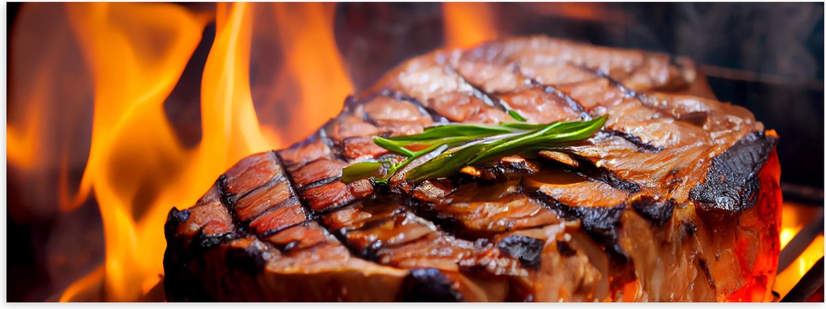 Poster Glanzend – Brandende Steak op Barbecue - 120x40 cm Foto op Posterpapier met Glanzen