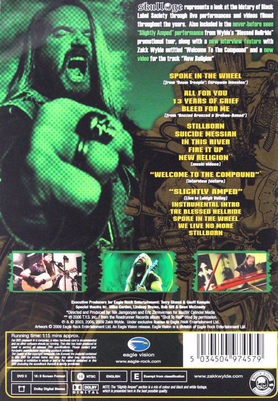 DVD hoes van Skullage met Zakk Wylde die schreeuwt, met kleine afbeeldingen van de band.