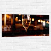 Muursticker - Champagne - Alcohol - Bubbels - Drinken - 100x50 cm Foto op Muursticker