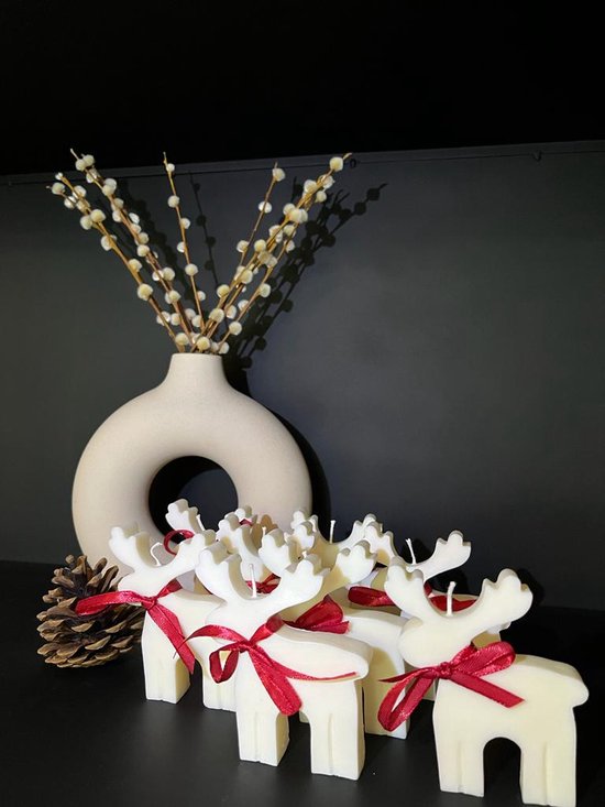 Yes We Candle - 4 rendier kaarsen - Figuurkaarsen- Kaarsen set- 4 kaarsen- Rendier- reindeer- Candle- Candles- Kerst- Christmas- Winter- Kerstpakket- Cadeau- Warmte- Sfeer- Decoratie- Soja Wax
