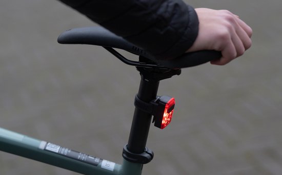 BBB Cycling Stud50 ComboFietslampjes Led Set Wit en Rood - Fietsverlichting Set - USB Oplaadbaar - Voorlicht 200 Lumen Achterlicht 50 Lumen - BLS-231 — afbeelding 3