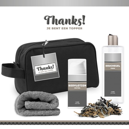 Zwarte toilettas met 'Thanks! Je bent een topper' label, grijze handdoek, bodylotion en douchegel.