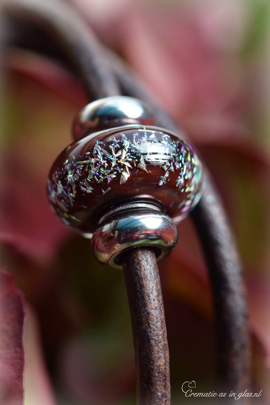 Urn-Herinnerings lederen vintage Brown armband met crematie-as glasbedel Sparkle Brown en rvs stoppers- crematie-as wordt vast in glas verwerkt- Armband wordt voor u op maat gemaakt-herinneringssieraad-assieraad-sieraad-armband-rvs kliksluting