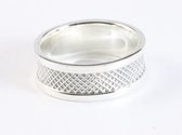 Zilveren ring met fijne bewerking - maat 20.5