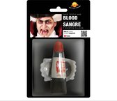 Dents de vampire avec faux sang