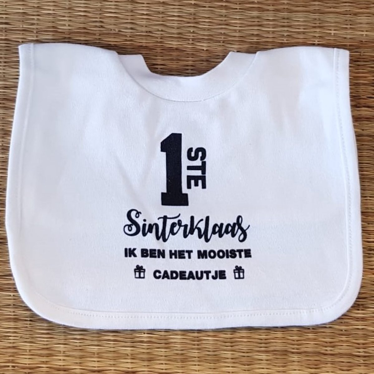 Baby slabbetje cadeau tekst mijn eerste sinterklaas ik ben het mooiste cadeautje 2024 2025 zwangerschap bekendmaking aankondiging voor de liefste aanstaande geboorte gaat worden jullie worden zwangerschapsaankondiging