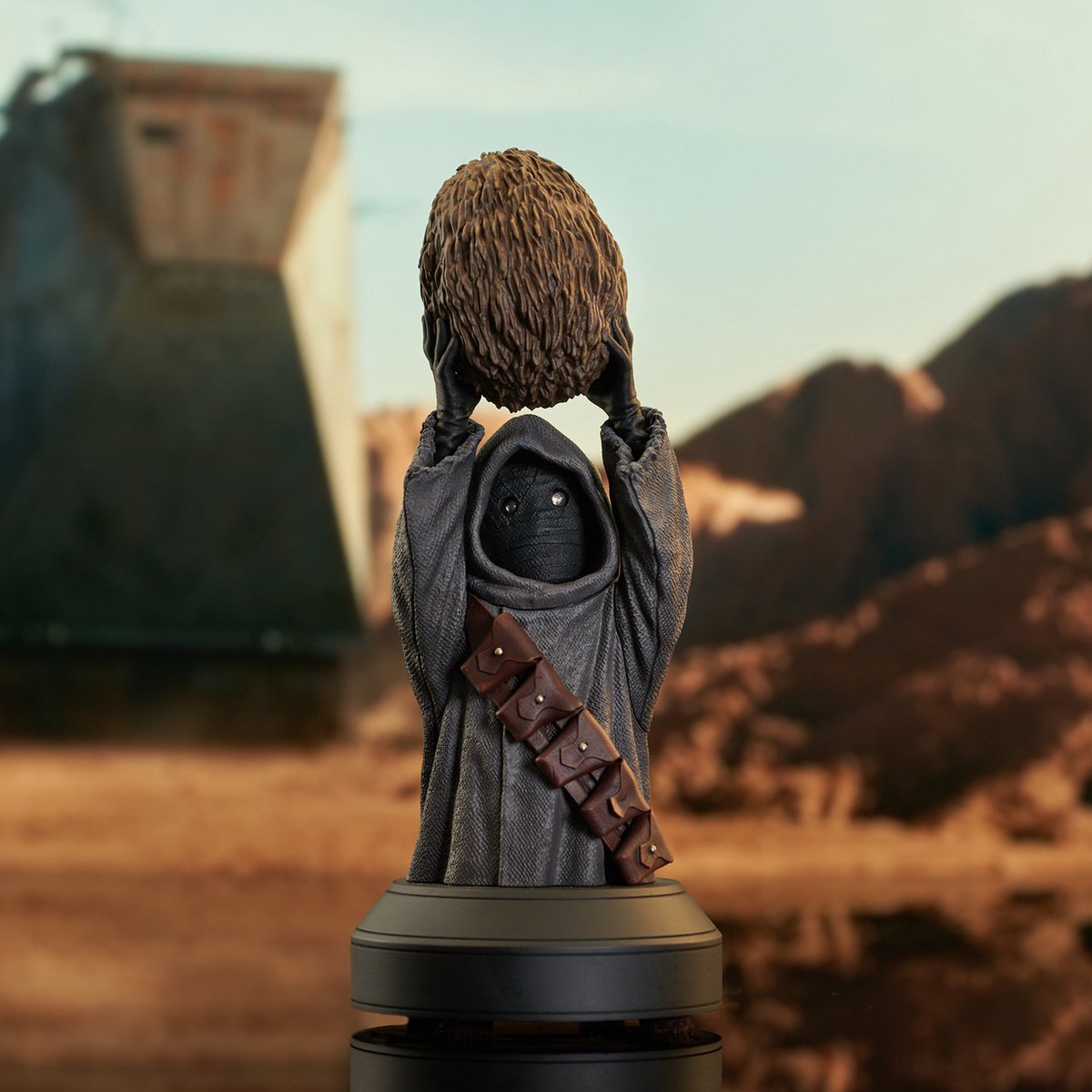 Gentle Giant Star Wars: The Mandalorian Bust 1/6 Offworld Jawa met Mudhorn Egg 15 cm Busts