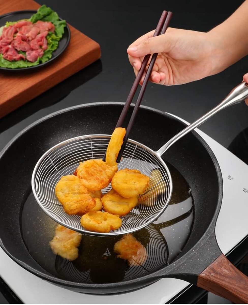 AOOSY 7.9 Inch Extra Large Spin Strainer Skimmer with Wooden Handle - Stainless Steel Strainer Spoon for Cooking, Frying and Oil Filtering (20cm AOOSY 7.9 Inch Extra Large Spin Strainer Skimmer with Wooden Handle - Stainless Steel Strainer Spoon for Cooking, Frying and Oil Filtering (20cm