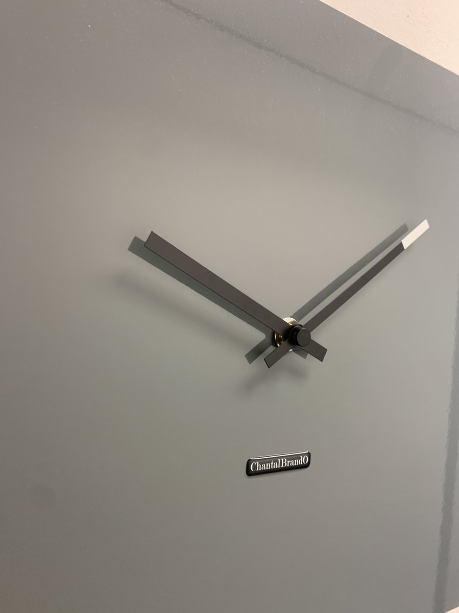 Wandklok CHANTALBRANDO -- TIME SQUARE 40 -- NARDO GREY -- MODERN DESIGN -- MADE IN HOLLAND - HOOGGLANS GRIJS