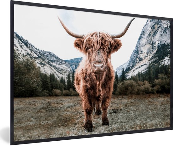 Gards Tuinposter Schotse Hooglander Koeienkop Bij Een Meer - 120x80 Cm Tuindoek Tuindecoratie Wanddecoratie Buiten Tuinschilderij