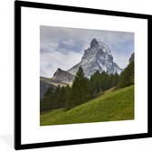 Fotolijst incl. Poster - De Zwitserse Matterhorn achter een dennenbos - 40x40 cm - Posterlijst