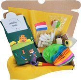 Cadeau box – School – Gefeliciteerd - Studie - Bedankt Juf - Bedankt Meester - Verrassings Pakket – Geslaagd - Verjaardag - Gift box - Grappig - Cadeau voor vrouw man – Kado – Sokken - Verjaardags cadeau - Geschenkdoos –LuckyDay Socks - Maat 36-40