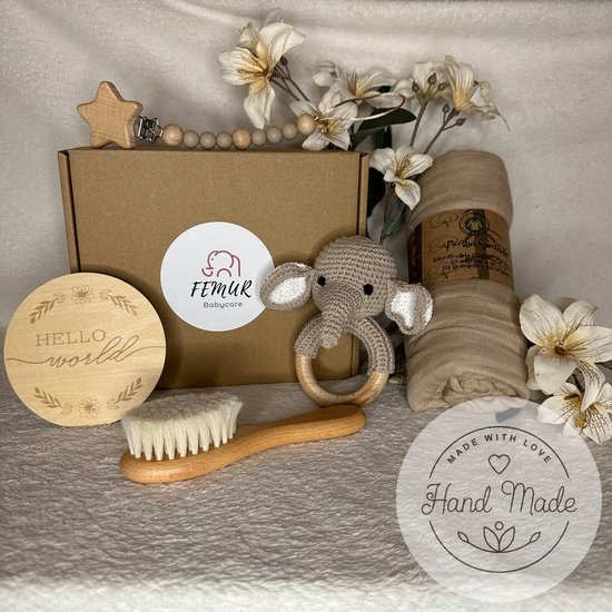 Foto: Baby geboorte set baby speelgoed new born set geschenk set kraamcadeau babyshower gender reveal party bijtring handgemaakt natuurlijke materialen speenkoord olifant