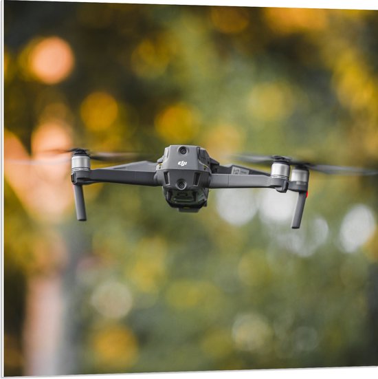 PVC Schuimplaat- Close-up van Grijze Vliegende Drone - 80x80 cm Foto op PVC Schuimplaat