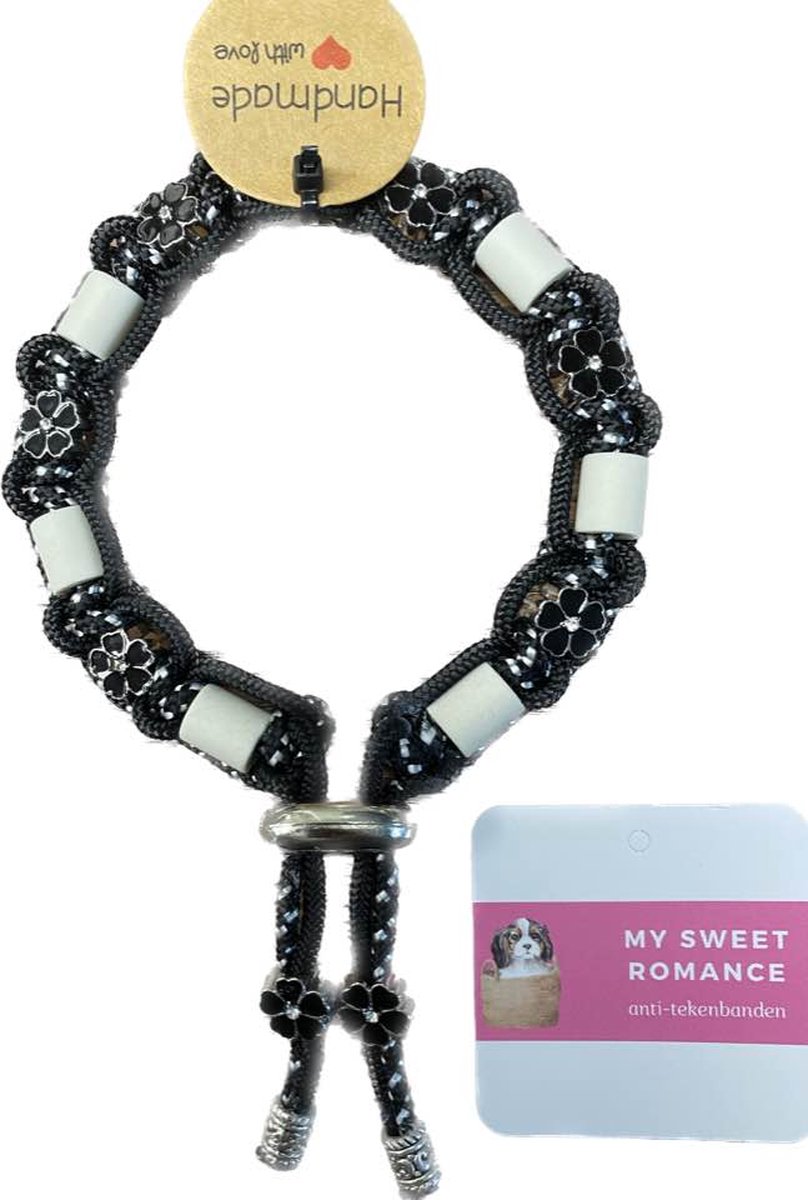 Anti-tekenband hond - Starlet - lengte 25 cm - nekomvang vanaf 24 tot en met 29 cm - werkt ook tegen vlooien - originele EM-X kralen lichtgrijs - maat S - zwart/wit - met metalen zwarte bloemetjes met glittersteentjes