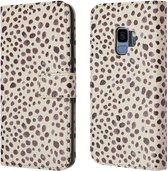 iMoshion Hoesje Geschikt voor Samsung Galaxy S9 Hoesje Met Pasjeshouder - iMoshion Design Bookcase smartphone - Meerkleurig / Black And White Dots
