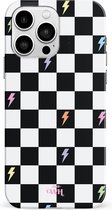 xoxo Wildhearts Thunderstruck - Single Layer - Hard Case geschikt voor iPhone 14 Pro Max hoesje - Bliksem hoesje - Dames hoesje geschikt voor iPhone 14 Pro Max hoesje - Geruit hoesje - beschermhoes - geblokt - zwart / wit