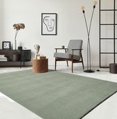 Bol.com Vloerkleed voor woonkamer of slaapkamer in groen 160x220 cm | Modern en zacht laagpolig tapijt | Rechthoek | Antislip on... aanbieding