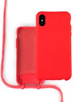 Coverzs Silicone case met koord - Telefoonhoesje met koord - Backcover hoesje met koord - touwtje - geschikt voor Apple iPhone X / Xs - Rood