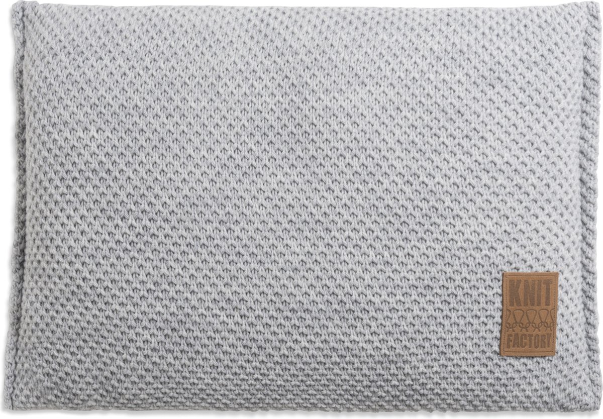 Knit Factory Lynn Sierkussen - Rechthoekig kussen - Kussen woonkamer - Bank kussen - Decoratie kussen - Licht Grijs - 60x40 cm - Kussenhoes inclusief kussenvulling