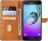 Smartphonica Samsung Galaxy A5 2016 kunstleren hoesje met lipje en pashouders - Bruin / Kunstleer / Book Case geschikt voor Samsung Galaxy A5 (2016)